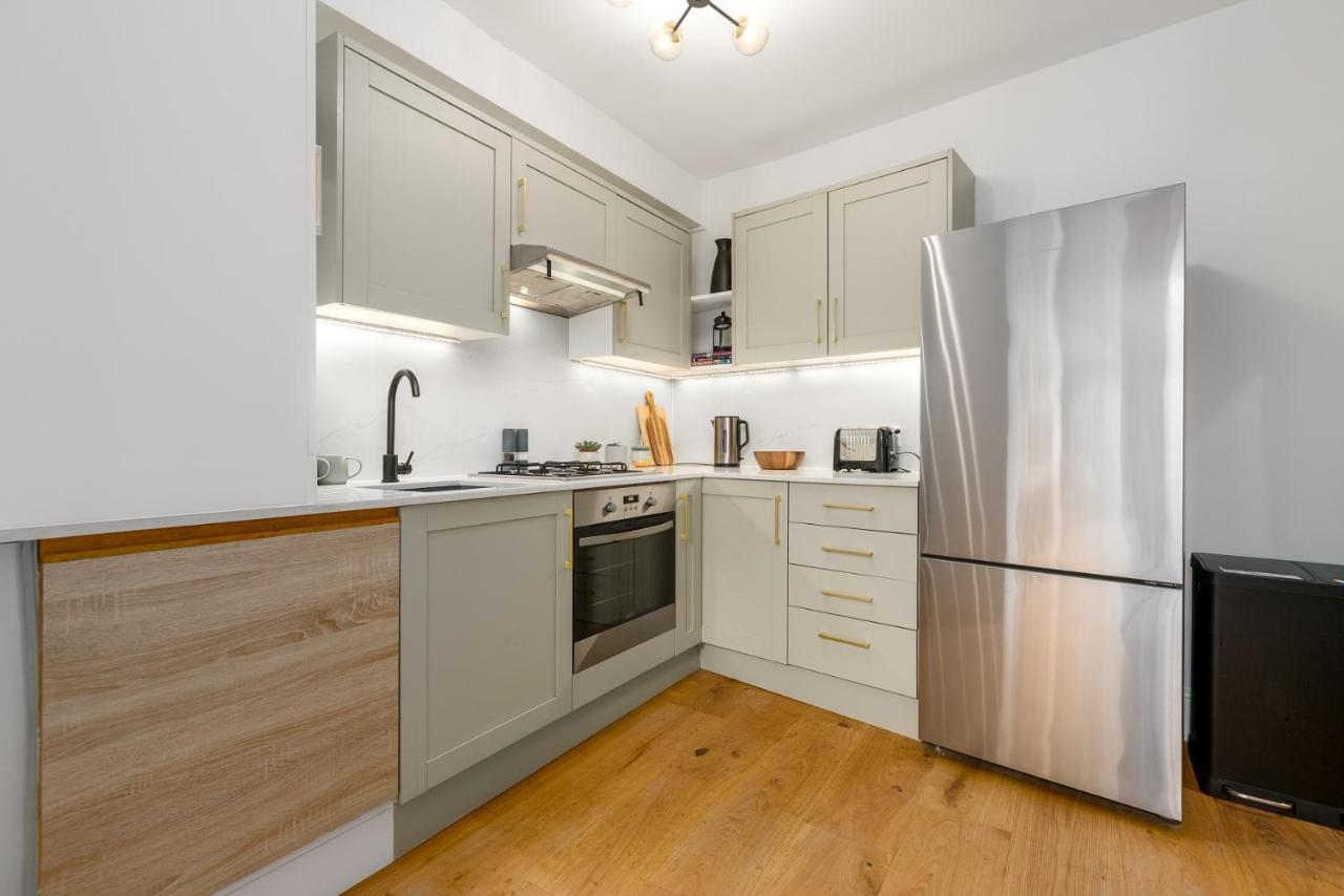 Апартаменты The Victorian House - Enticing 3Bdr House With Garden Оксфорд Экстерьер фото